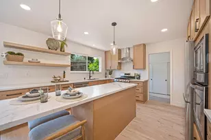 945 Trestle Glen Way, Sacramento, CA 95831 - Photo 18