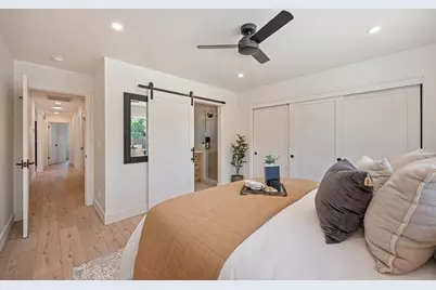 945 Trestle Glen Way, Sacramento, CA 95831 - Photo 24