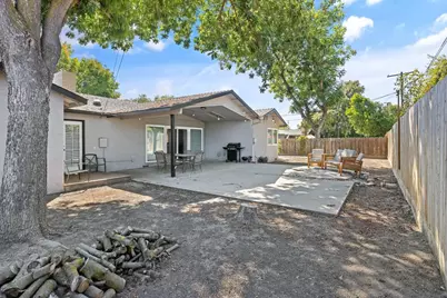 2424 W Fairview Court, Visalia, CA 93277 - Photo 48
