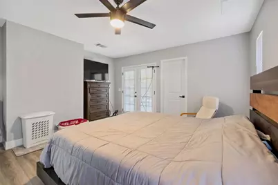 2424 W Fairview Court, Visalia, CA 93277 - Photo 32