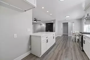 2424 W Fairview Ct, Visalia, CA 93277 - Photo 10