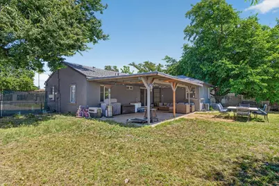 7524 Fruitridge Road, Sacramento, CA 95820 - Photo 32