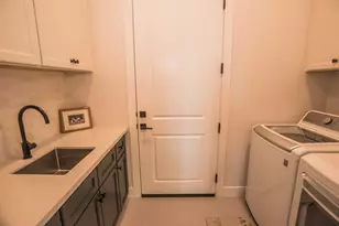 7810 Hutton Crk Ln, Fair Oaks, CA 95628 - Photo 20