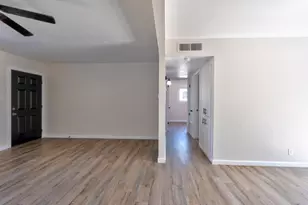 208 N Santa Rita St, Los Banos, CA 93635 - Photo 10