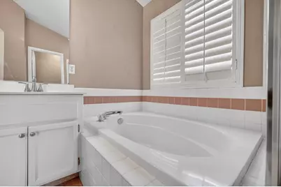 8758 Freesia Drive, Elk Grove, CA 95624 - Photo 38