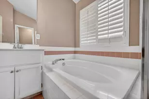 8758 Freesia Dr, Elk Grove, CA 95624 - Photo 38