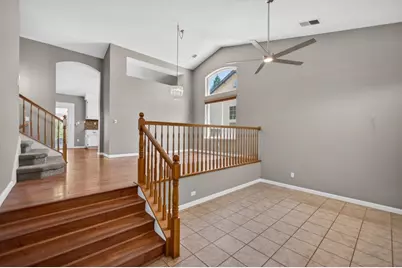 8758 Freesia Drive, Elk Grove, CA 95624 - Photo 6