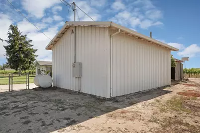 15661 Curry Avenue, Lodi, CA 95240 - Photo 42