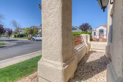 9351 Lufkin Way, Elk Grove, CA 95758 - Photo 6