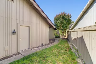 11368 Sutters Fort Way, Gold River, CA 95670 - Photo 30