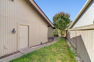 11368 Sutters Fort Way, Gold River, CA 95670 - Photo 30