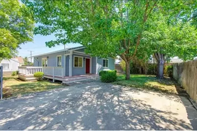 736 S School Street, Lodi, CA 95240 - Photo 2