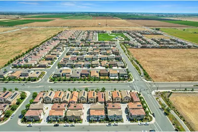 8985 Upbeat Way, Elk Grove, CA 95757 - Photo 40