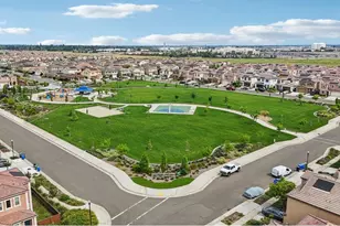 8985 Upbeat Wy, Elk Grove, CA 95757 - Photo 46