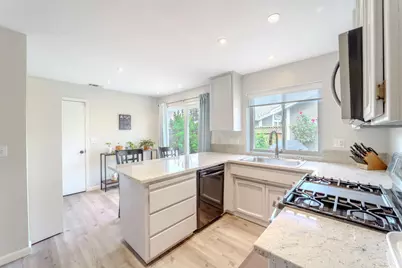 7044 Plume Way, Elk Grove, CA 95758 - Photo 8