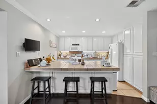 11 Park W Ct, Sacramento, CA 95831 - Photo 10