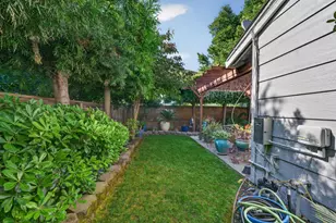 11 Park W Ct, Sacramento, CA 95831 - Photo 34