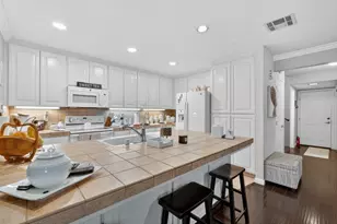 11 Park W Ct, Sacramento, CA 95831 - Photo 12