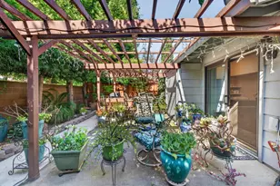 11 Park W Ct, Sacramento, CA 95831 - Photo 36