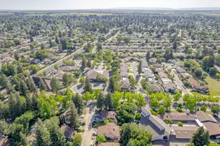 11 Park W Ct, Sacramento, CA 95831 - Photo 46