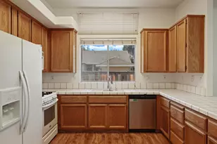 8992 Panamint Ct, Elk Grove, CA 95624 - Photo 12