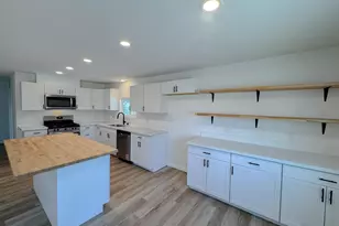 Eureka Ln, Sacramento, CA 95842 - Photo 12