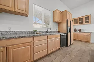 1941 N Main St, Manteca, CA 95336 - Photo 42