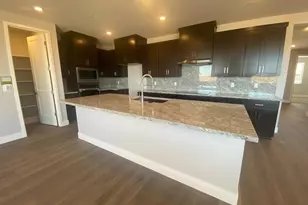 1265 McCabe Cir, Galt, CA 95632 - Photo 2