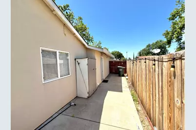 6844 Duckling Way, Sacramento, CA 95842 - Photo 8