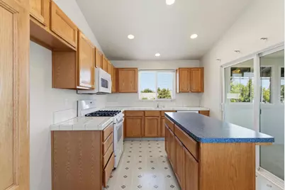 2305 Fidelia Court, Stockton, CA 95210 - Photo 20