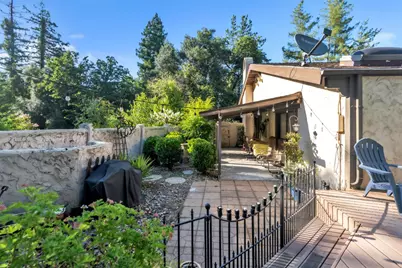 7702 Southcliff Drive, Sacramento, CA 95628 - Photo 16