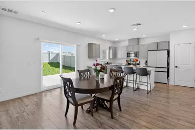 8883 Sebago Way, Elk Grove, CA 95758 - Photo 16