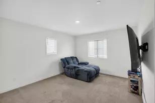 8883 Sebago Wy, Elk Grove, CA 95758 - Photo 36