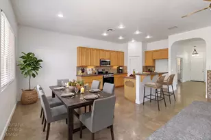 9827 Brinzino Ct, Sacramento, CA 95757 - Photo 16
