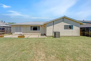 7308 Lawnwood Dr, Sacramento, CA 95828 - Photo 26
