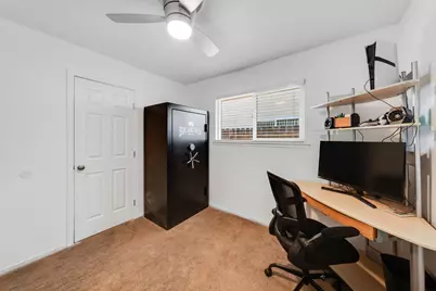 7308 Lawnwood Drive, Sacramento, CA 95828 - Photo 14