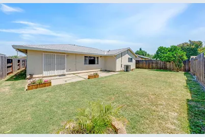 7308 Lawnwood Drive, Sacramento, CA 95828 - Photo 24