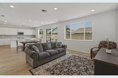 8513 Brushwood Way, Elk Grove, CA 95624 - Photo 4