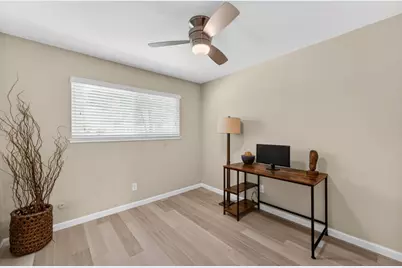 7993 La Riviera Drive, Sacramento, CA 95826 - Photo 22