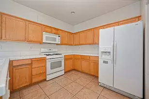 9446 Grasmeer Way, Elk Grove, CA 95624 - Photo 12