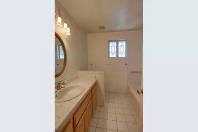 2124 Verano Street, Sacramento, CA 95838 - Photo 12