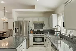 1910 Burney Falls Dr, Stockton, CA 95206 - Photo 6