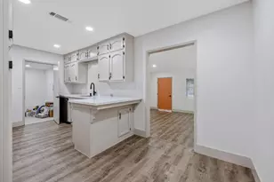 1019 E Laurel Ave, Visalia, CA 93292 - Photo 18
