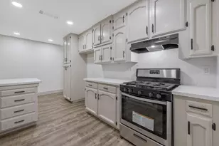 1019 E Laurel Ave, Visalia, CA 93292 - Photo 22