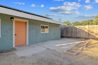 1019 E Laurel Avenue, Visalia, CA 93292 - Photo 30