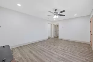 1019 E Laurel Ave, Visalia, CA 93292 - Photo 8