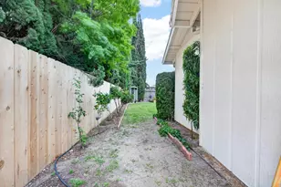 8356 Hamilton Way, Stockton, CA 95209 - Photo 8