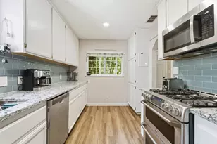 910 Pennsylvania Pl, Davis, CA 95616 - Photo 8