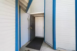8638 Hampton Hill Ct, Sacramento, CA 95828 - Photo 4