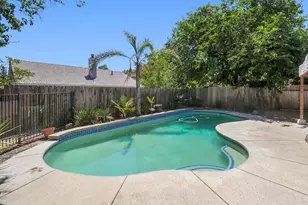 8638 Hampton Hill Ct, Sacramento, CA 95828 - Photo 32